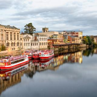 以下约克酒店的早餐备受好评:the mount royale hotel