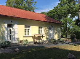 Paslepa Manor