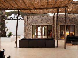 OM Hotels，位于Sant Francesc de s'Estany的酒店