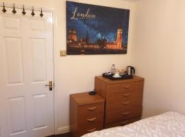 Lovely Room & Private Bathroom in Heart of London，位于伦敦的民宿