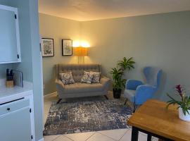 803 Beach apartment steps from the beach and bay，位于圣地亚哥的度假短租房