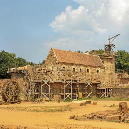 盖德隆中世纪城堡