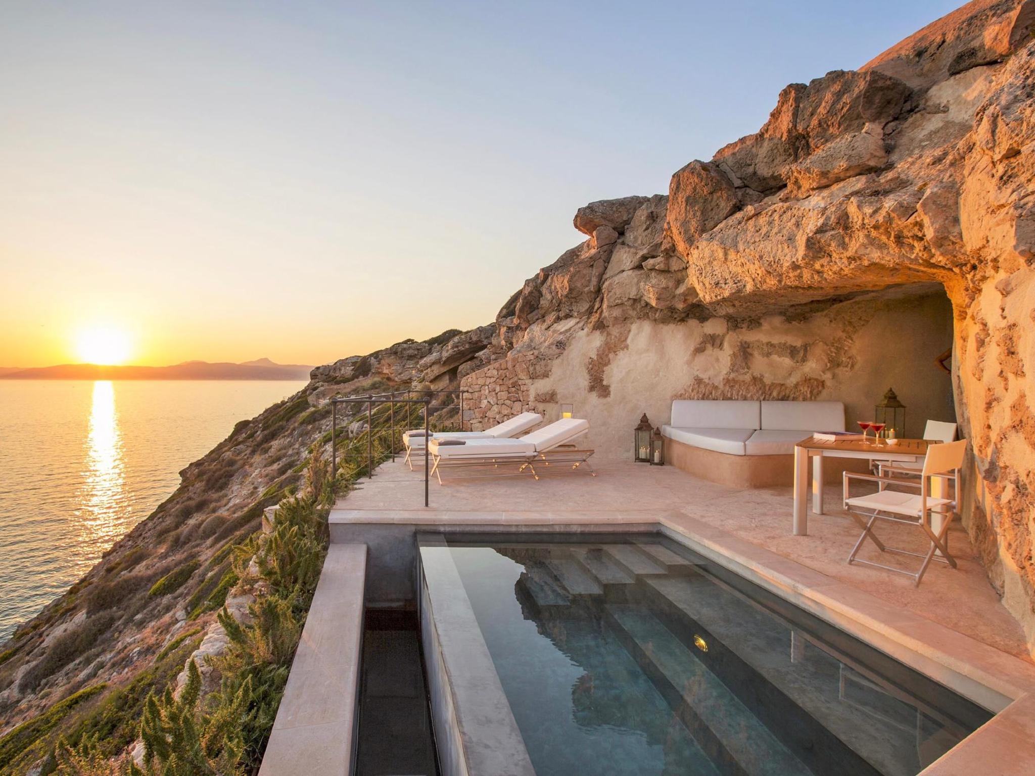 6 Spectacular Rooms With A Private Pool Booking Com