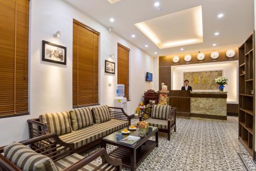Noble Apartment