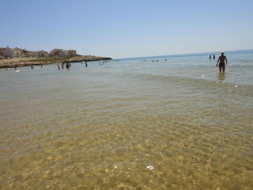 Ugo al mare a Cava D'Aliga