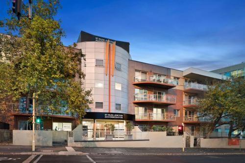 Facade of St Kilda Junction Accommodation