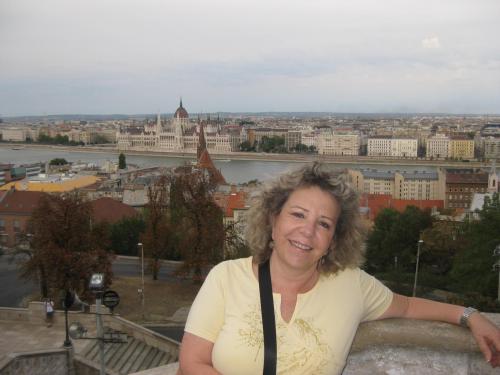 Alicia Berstein mananger Holiday Raanana