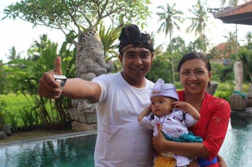 Wayan Jimmy with wife Orik & son Jio